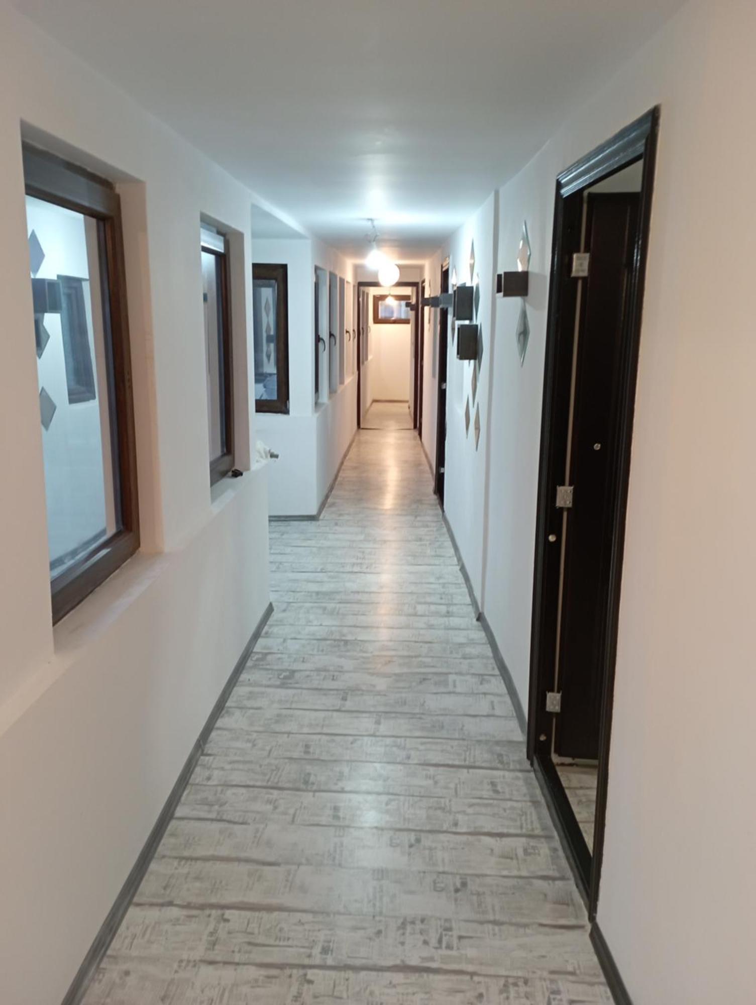 Pensiune Sweet Touch Craiova Exterior photo